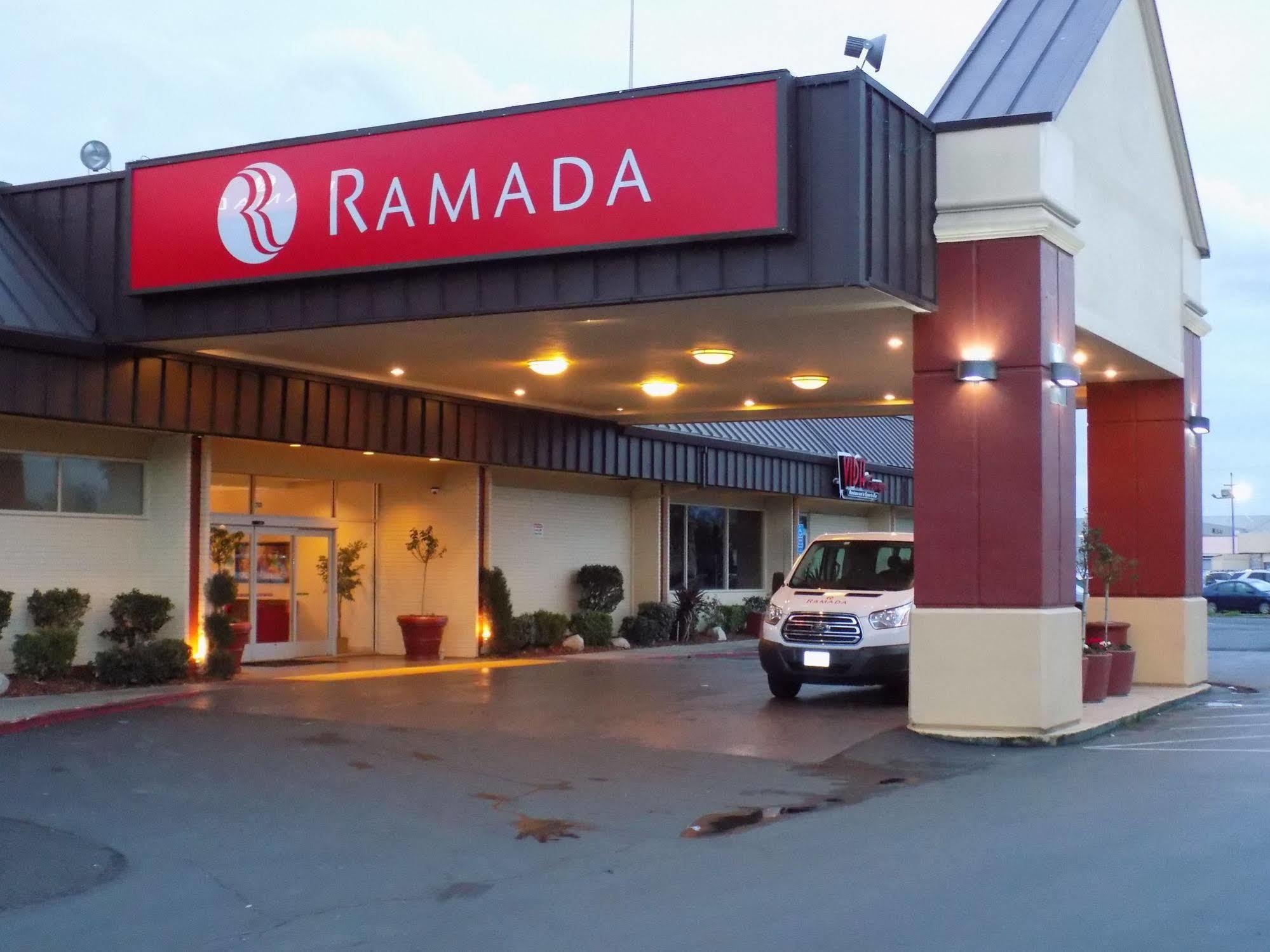 Ramada By Wyndham Sacramento Hotel Екстериор снимка